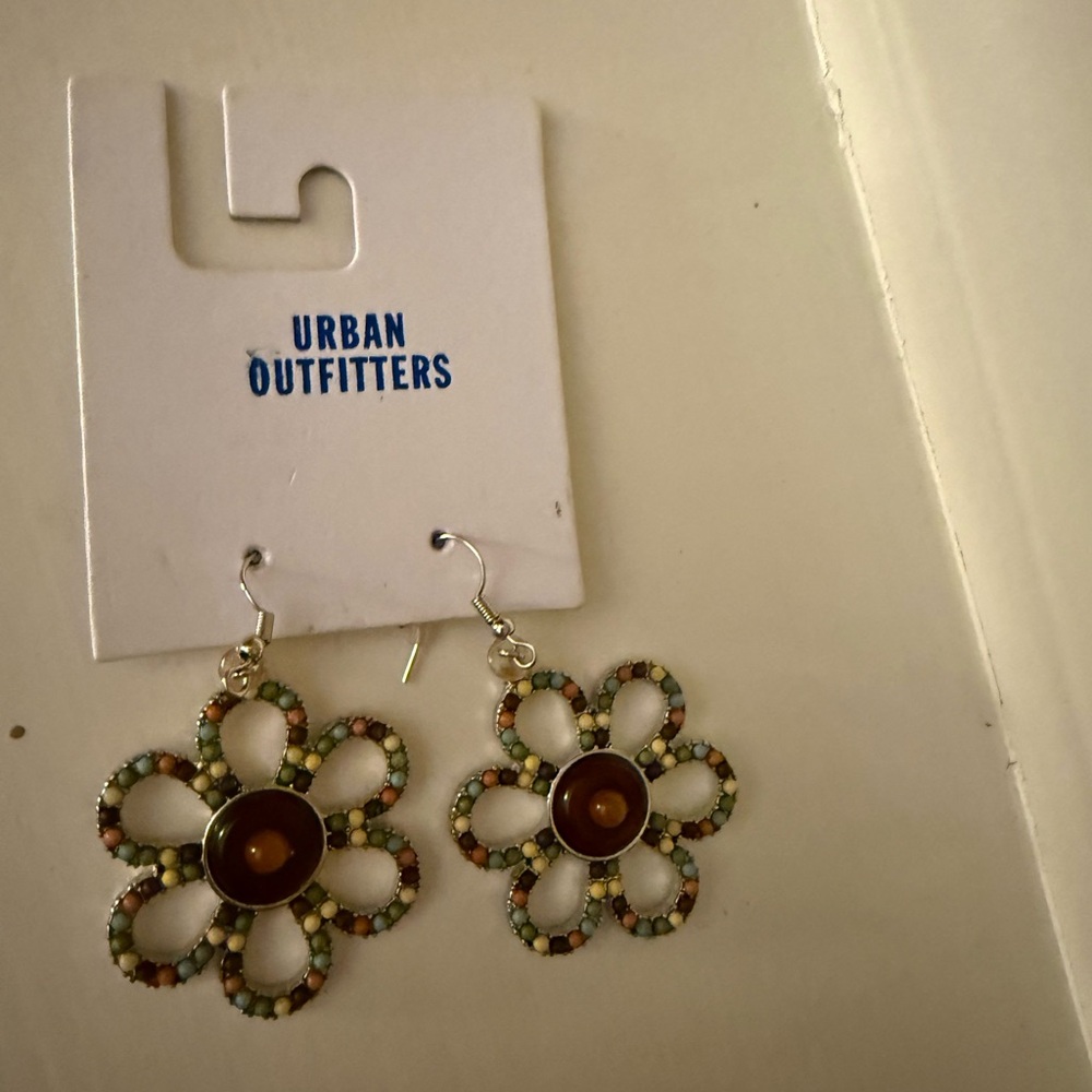 Urban Outfitters Flower Dangle Earrings NWT